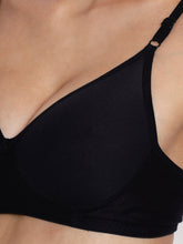 Load image into Gallery viewer, Lightly Padded Full Coverage Non Wired Bra in Black
